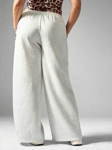 MISSGUIDED PLUS x Playboy 加大码舒适慢跑运动裤，带徽标印花，松紧腰，家居服，冬季和秋季舒适运动休闲裤 - 淺灰色 - 查看 2