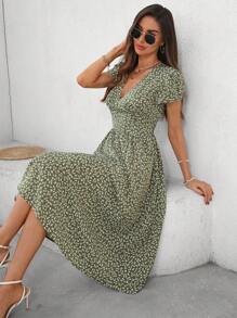 SHEIN Clasi 经典女士 V 领短袖褶皱 A 字优雅日常假日休闲绿色 Ditsy Ditsy 花卉中长连衣裙，春夏 - 彩色 - 查看 7