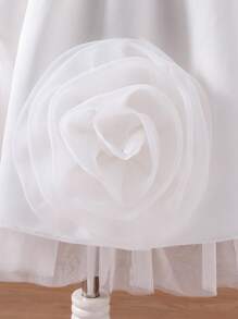 Young Girl Fitted Elegant Round Neck Sleeveless Floral Applique Waisted Mid-Length Dress - White - View 3