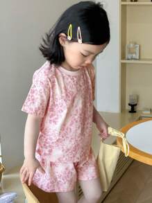DAZY 2Pcs/Set Girls Short Sleeve Allover Print T-Shirt + Shorts, Young Girl Summer Clothing