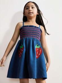 SHEIN Vestidos casuales de estilo fiesta y vacaciones para niñas pequeñas con tirantes rojos, con aplicación bordada de fresa y cable decorativo azules - Azul - Ver 8