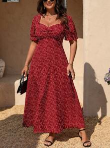 SHEIN Clasi Klasyczna sukienka Plus Size w jednolitym kolorze z dekoltem w kształcie serca i rozcięciem na udzie, elegancka, krótka, z krótkim rękawem i kropkami Poika