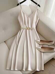 Franclia 优雅 V 领细肩带 A 字型迷你连衣裙，百搭女性 - 杏色 - 查看 3