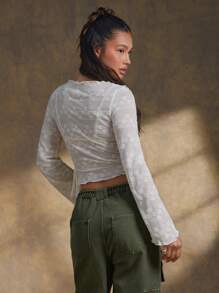 WESTFADE 西部夏季花卉图案蕾丝 V 领荷叶边长袖牛仔女式短款上衣，适合夏季海滩度假春假