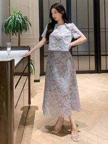 DAZY Ensemble 2 pièces pour femmes: blouse à col rond à motif floral et manches bouffantes, plus une jupe mini évasée