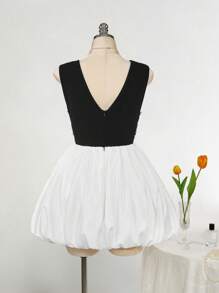 SHEIN ICON Plus Size Color Block 3D Rose Deep V-Neck Puff Dress, White Wedding Guest Dress - Black and White - View 2