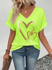 SHEIN Camiseta de mujer con cuello en V de color verde neón con diseño estampado de corazón
