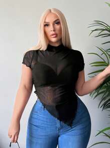 SHEIN SXY Blusa corta ajustada de talla grande para mujer, con mangas cortas, diseño en malla transparente, plisado y bajo en punta, casual y sexy, para primavera/verano