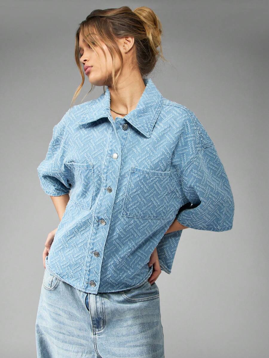 MISSGUIDED Giacca camicia oversize in denim con trapuntatura, chiusura con bottoni, colletto, in colore blu chiaro, adatta per la stagione invernale e primaverile, casual, da strada