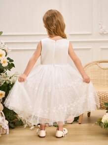SHEIN Glamorique Kids Vestido de Dama de Honra para Meninas Festa de Aniversário Casamento Formal - Vestido de Princesa Cetim Branco e Tule Transparente com Decoração Floral 3D, Adequado para Eventos Formais, Palco, Recital de Piano, Festa, Sessão de Fotos - Estilo de Verão, Europeu