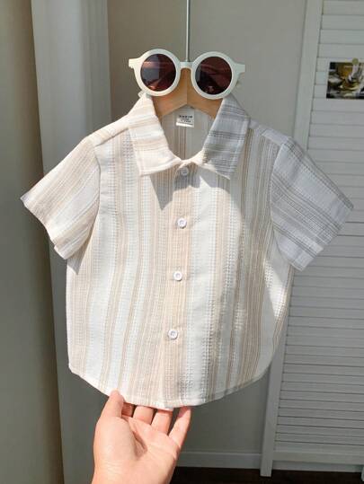SHEIN 男宝宝/女宝宝杏色翻领短袖开衫，宽松纹理提花面料，适合居家、外出、旅行、度假