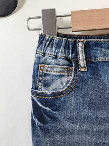 SHEIN Young Boys'Summer Stonewashed Distressed Blue Stretch Denim Shorts,Summer Clothes For Kids