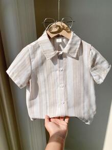 SHEIN LMoss Kids Young Boys' Casual Apricot Texture Jacquard Shirt, Collared Short Sleeve Cardigan, Suitable For Home, Outing, School, Travel And Vacation In Spring/Summer - Khaki - View 3