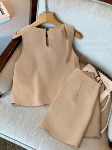 Franclia 两件套女士珍珠装饰无袖系带衬衫和宽松短裤套装 - 卡其色 - 查看 2