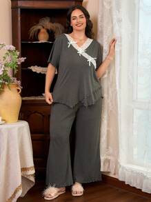 Côtesoire Plus Size Sweet Romantic Soft Bowknot Asymmetric Lace Trim V-Neck Knit Pajama Set With Short Sleeve Top & Long Pants For Home Wear, Outfits - Dark Grey - View 1