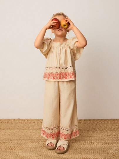 Maija Kids Maija Kids 年轻女孩复古花卉印花方领泡泡袖宽松下摆刺绣上衣和直腿喇叭下摆裤 2 件套，春夏季时尚休闲装，适合返校、度假、度假
