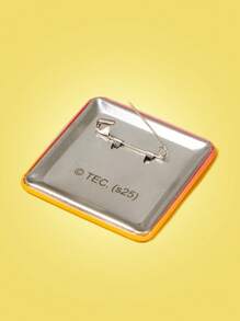 TOM & JERRY X SHEIN 1pc Cartoon & Letter Graphic Ombre Square Anime Badge