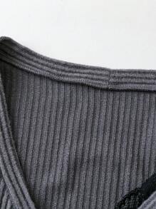 Sunspun Vestido negro pequeño con cuello en V, manga larga, cintura ajustada y encaje
