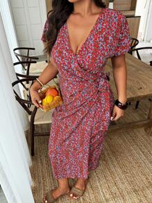 SHEIN Clasi 大码女式休闲碎花裹身结饰短袖连衣裙，适合度假 - 彩色 - 查看 4