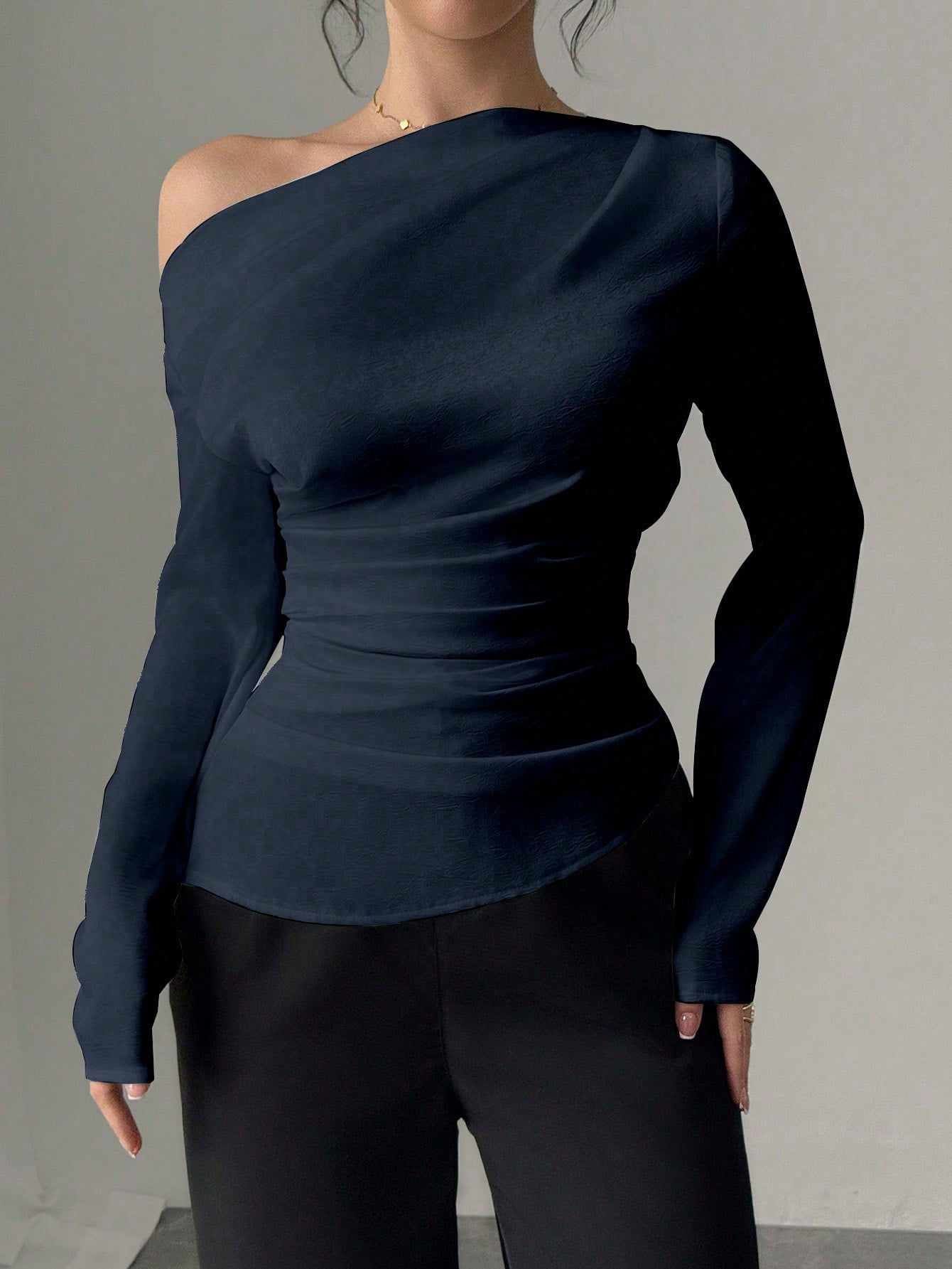 Lumivelle قميص أنيق للنساء بلون أحادي مكرمل ولياقة...