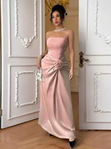 Rafferiza Damen schwarzes bandloses figurbetontes Kleid mit geraffter Taille, Farbblocking und 3D Blumendekor