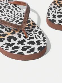 时尚豹纹平底拖鞋凉鞋适合海滩或户外穿着春季鞋春假休闲海滩风格春夏新款鞋度假女士海滩婚礼轻松复活节