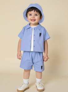 Conjunto de 4 piezas para bebé/niño pequeño para verano: Camiseta blanca, camisa a cuadros, pantalones cortos, gorra - Ideal para vacaciones, juego, uso diario casual