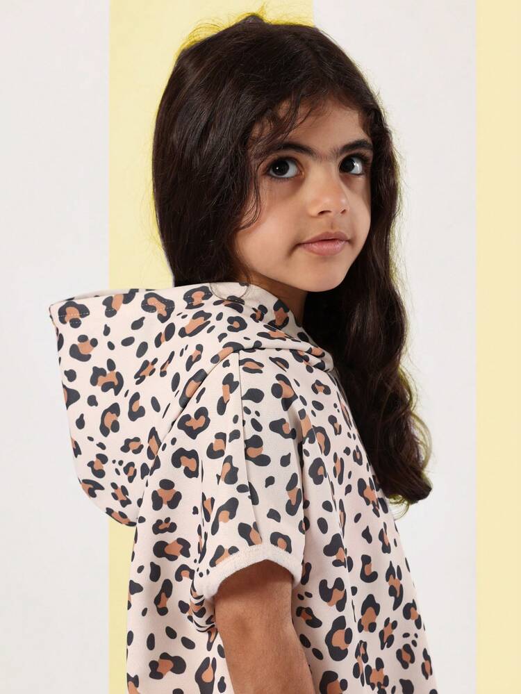 Moletom com capuz estampa leopardo