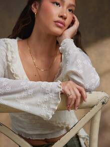 WESTFADE 西部夏季花卉图案蕾丝 V 领荷叶边长袖牛仔女式短款上衣，适合夏季海滩度假春假