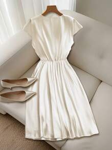 Franclia 女式优雅收腰荷叶边下摆白色夏季连衣裙