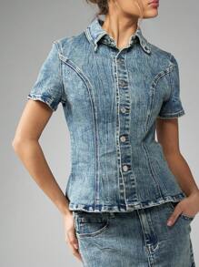 MISSGUIDED Fitted Button-Up Denim Shirt Top Western Style Cinched Waist Structured Silhouette Versatile Casual Spring Summer Fashion Statement Piece - Light Wash - View 4