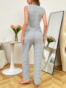 SHEIN Bộ đồ ngủ áo ba lỗ in sọc cài nút phía trước và quần dài thoải mái cho nữ, trang phục mặc ở nhà - Màu Xám nhạt - Xem 2