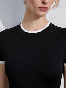 Lumivelle Women's Contrast Color Trim V-Neck Short Sleeve T-Shirt, Casual Summer Tee