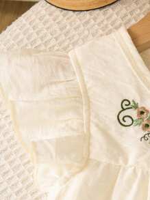 SHEIN Vintaside Kids Girls Butterfly Print Outfit: Floral Embroidery Cap Sleeve Blouse, Cute Butterfly Printed Casual Wide Leg Pants, Sweet Vintage Style Summer Set Summer Holiday - Green - View 4