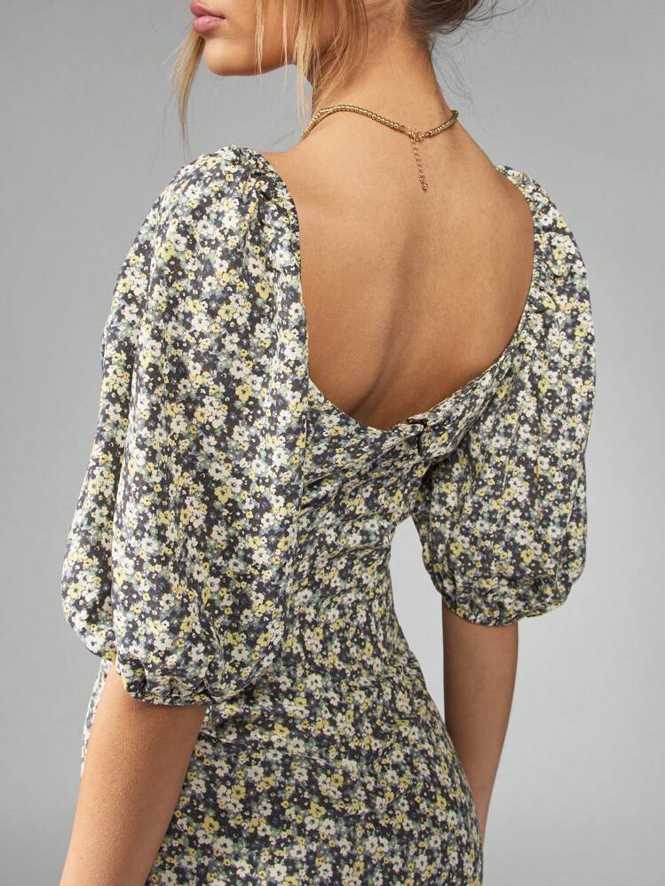 missguided milkmaid mini dress in black ditsy floral Missguided milk maid dress with square neck in pink ditsy floral size 4