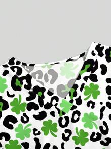 PopScrub Women's V-Neck Short Sleeve Double Pocket Cute Black & White Leopard Print Lucky Three-Leaf Clover Cartoon Print Nurse/Doctor/Pet Grooming/Nutritionist Work Scrub Uniform Top, Multi-Pockets Functional Work Wear, Graphic Tees For Women, Cheap Stuff, Functional Women Festival, Valentine's Day Decor, Winter Women Top