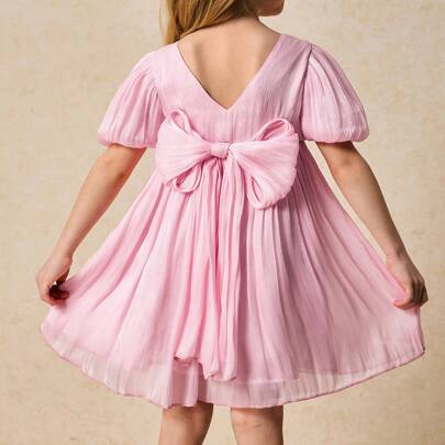 Young Girls Elegant…