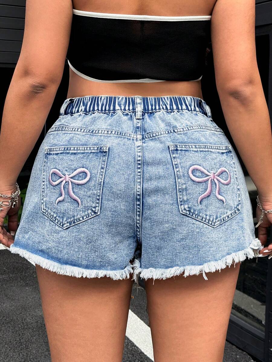 SHEIN ICON Plus Size Women's Bow Embroidered Washed Non-Stretch Denim Shorts - Light Wash - View 1