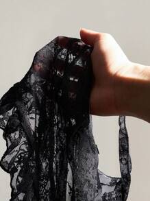 SHEIN ICON Y2k 哥特短款节日派对透视露背波西米亚风性感黑色蕾丝透明短款吊带背心适合春夏日常穿着 - 黑色 - 查看 10