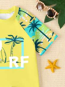 SHEIN Conjunto de traje de baño de estilo informal minimalista con estampado de palmera y texto, cuello redondo y mangas cortas, para niños preadolescentes, apto para el verano