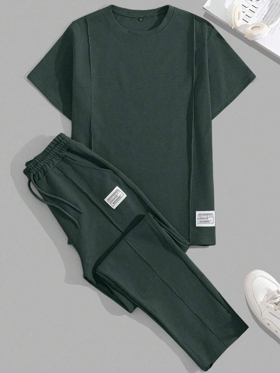EURMUSE Cotton Men Patch Detailed With A Label Regular T-Shirt & Pants Two Pieces - Dark Green - View 1