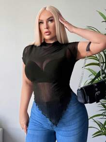 SHEIN SXY Blusa corta ajustada de talla grande para mujer, con mangas cortas, diseño en malla transparente, plisado y bajo en punta, casual y sexy, para primavera/verano