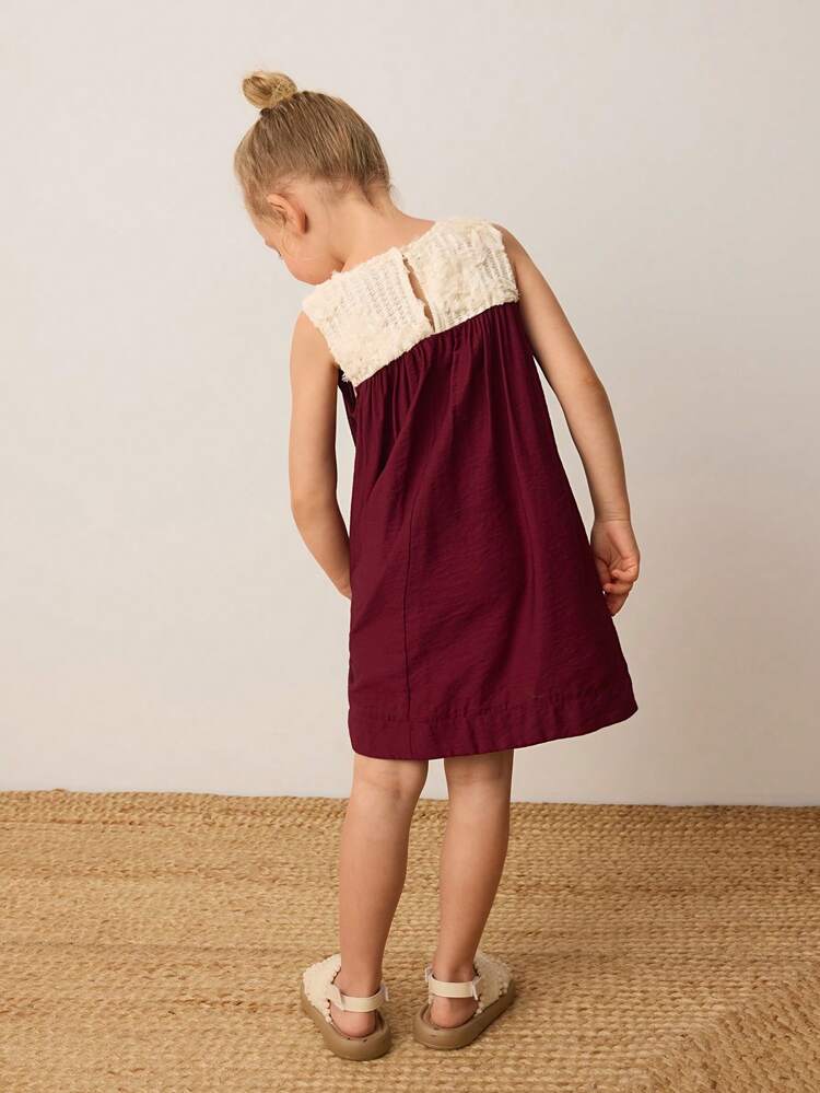 Sukienka dla młodej dziewczyny, luźna, swobodna, kontrastowa, z okrągłym dekoltem i bez rękawów