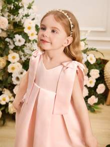 SHEIN Glamorique Kids Vestido de princesa con diseño de flor para niña, vestido de satén plisado sin mangas con cuello en V y diseño de lazo en los hombros, elegante para fiesta de cumpleaños, boda, actuación en el escenario, sesión de fotos, suave y esponjoso