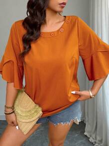 SHEIN LUNE Plus Size Wrinkled Textured Fabric Round Neck Rivet Trim Sleeve Asymmetrical Hem Ruffle Hem 3/4 Sleeve Casual Commuting Blouse