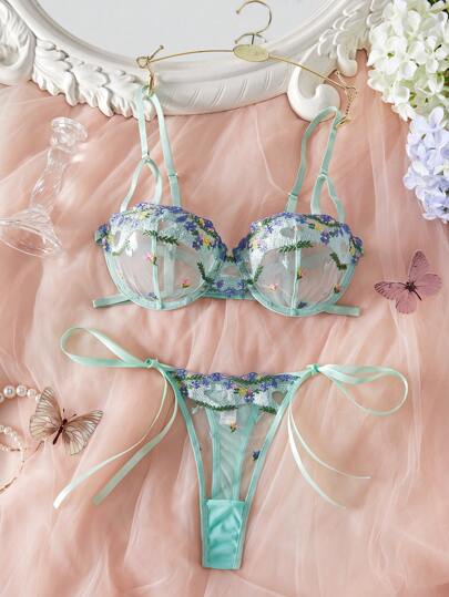 SHEIN 2件套女士蕾丝刺绣性感无钢圈文胸套装，适合外出穿着