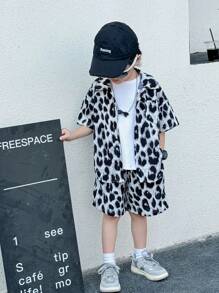SHEIN 2 Pieces Young Boy Casual Sports Leopard Print Shirt And Shorts Set,Summer Kids Outfits For School,Daily Leisure,Vacation,Travel,Birthday Party - Multicolor - View 3