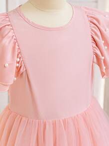 SHEIN Glamorique Kids Vestido de niña con mangas de malla con cuentas de perlas, el diseño de perlas se ve noble y elegante, adecuado para fiestas, reuniones y varias ocasiones, mostrando una noble gracia