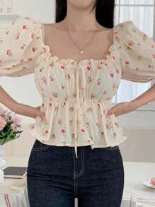 DAZY 女士方领收腰碎花泡泡袖短款荷叶边娃娃衫，适合度假和复活节穿着 - 米色 - 查看 3