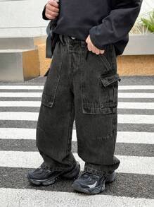 SHEIN 小男孩街头酷炫复古宽松蓝色牛仔工装裤，休闲百搭，适合儿童日常穿着和街头服饰